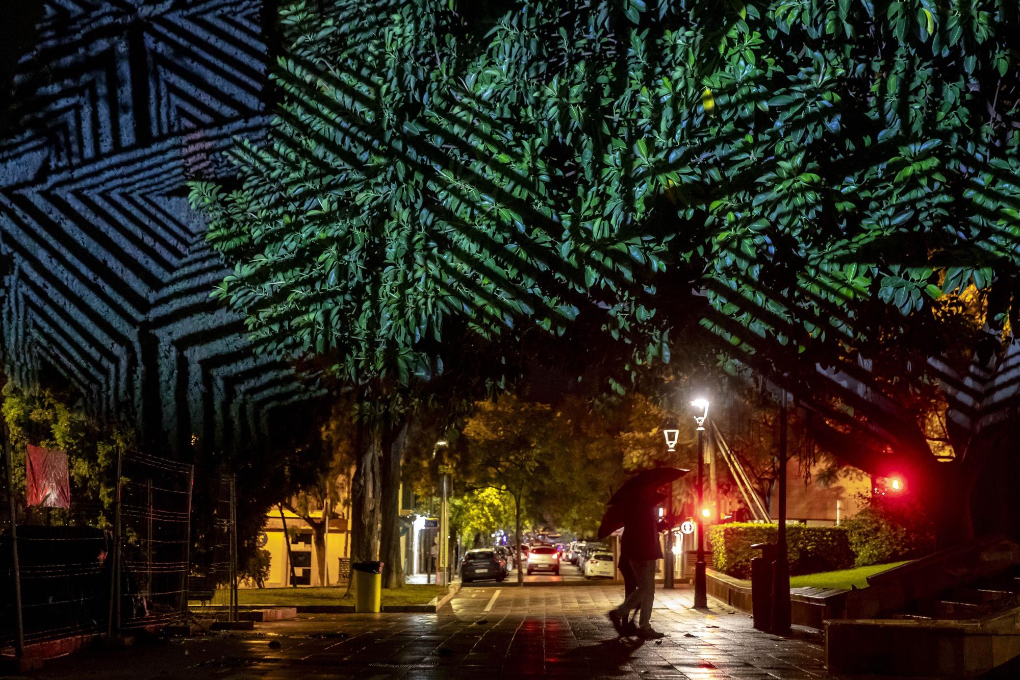 La lluvia frustra los espectáculos de luces de Navidad en Palma
