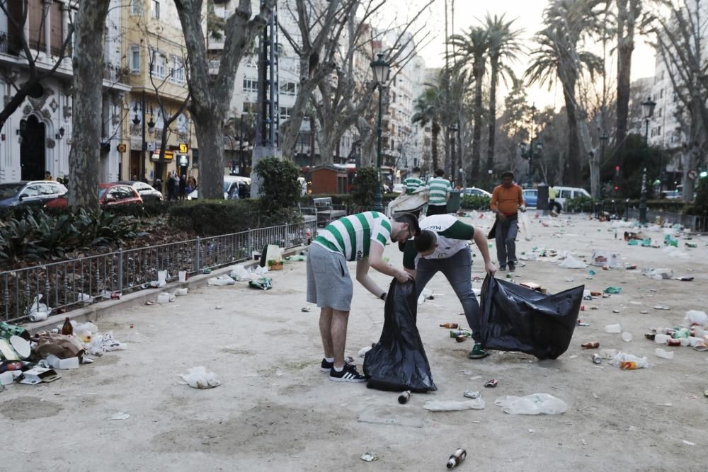 Alcohol, policía, basura... aficionados del Celtic