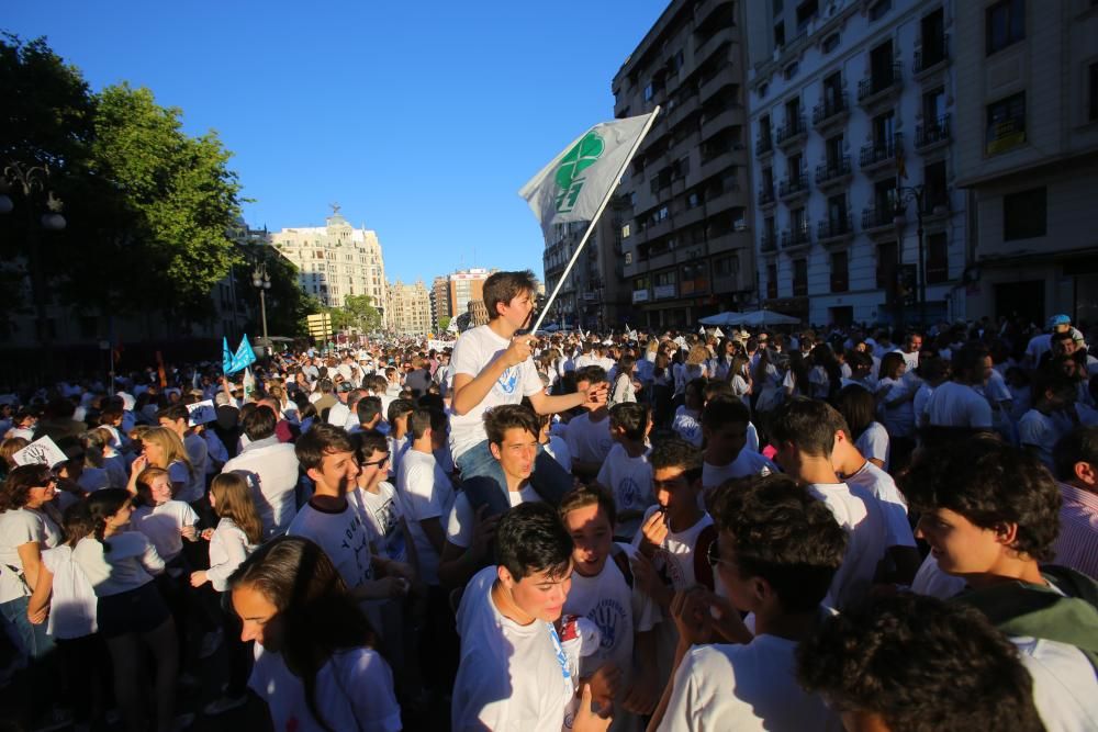 Manifestación a favor de la escuela concertada