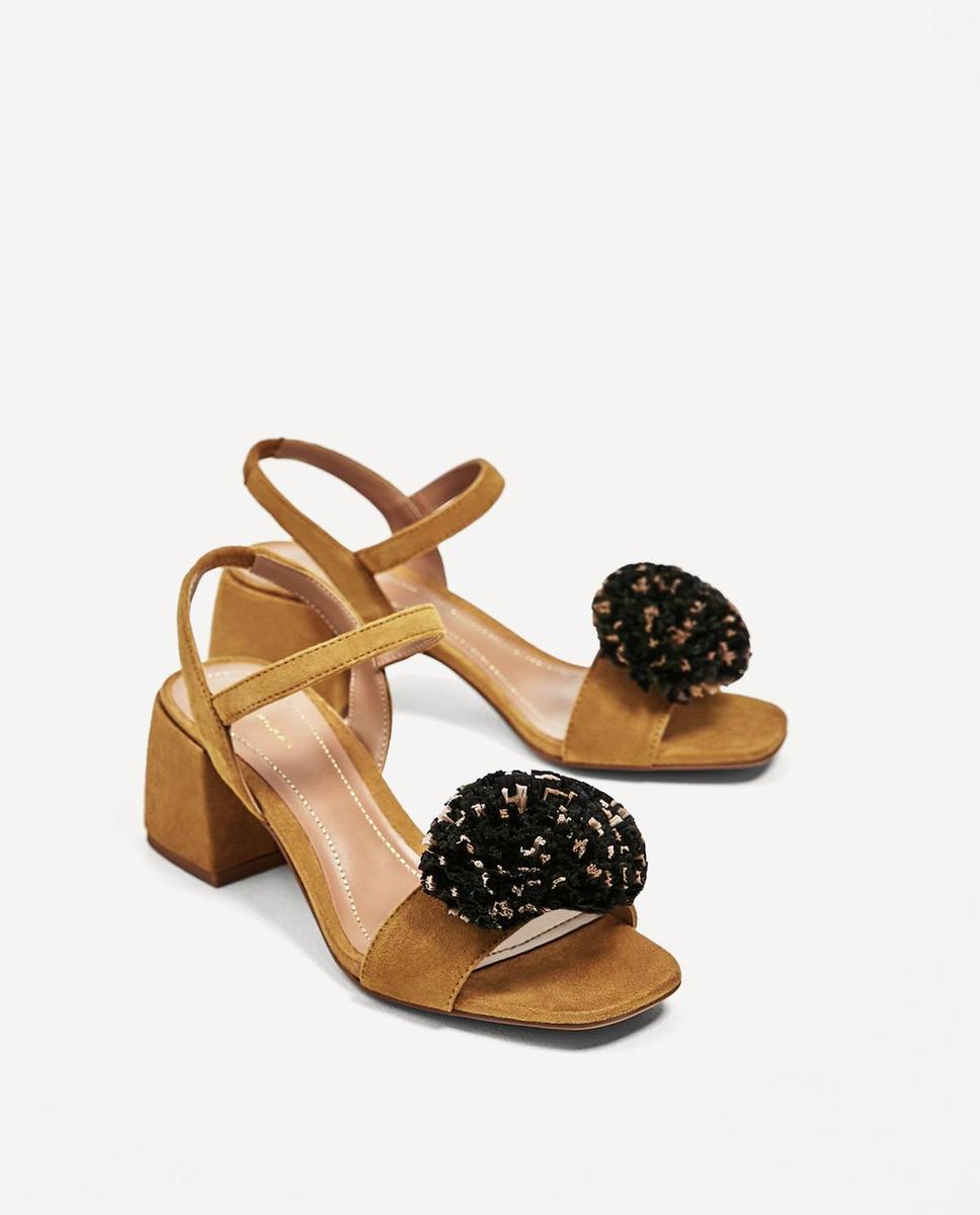 Sandalias pompón