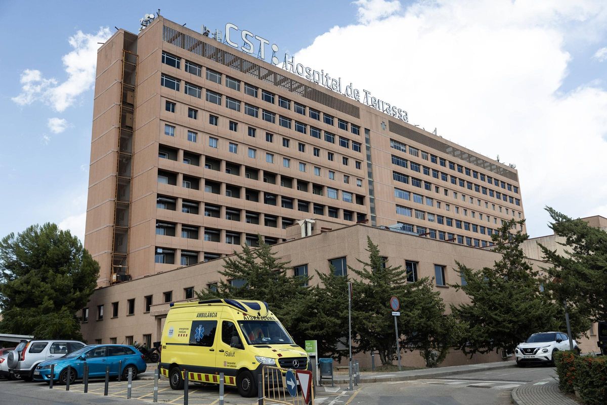 Exterior del Hospital Universitari de Terrassa, este jueves. Exterior del Hospital Universitari de Terrassa, este jueves.