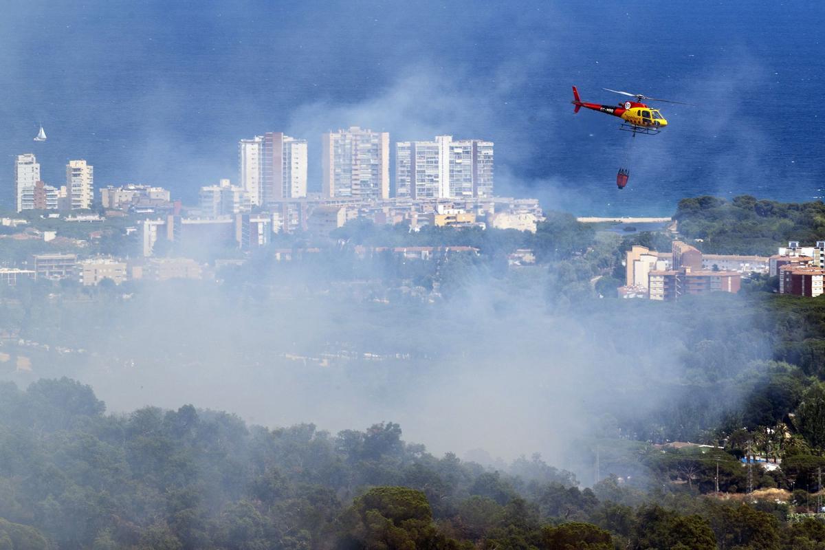 Incendio forestal en Castell d’Aro y Santa Cristina d’Aro