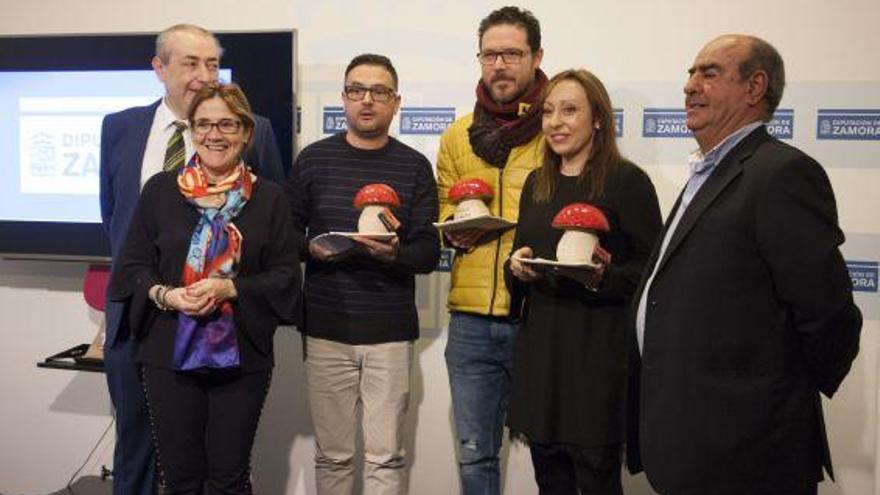 Foto de familia de los ganadores del concurso &quot;Vamos de setas&quot; 2018 en la Diputación de Zamora.