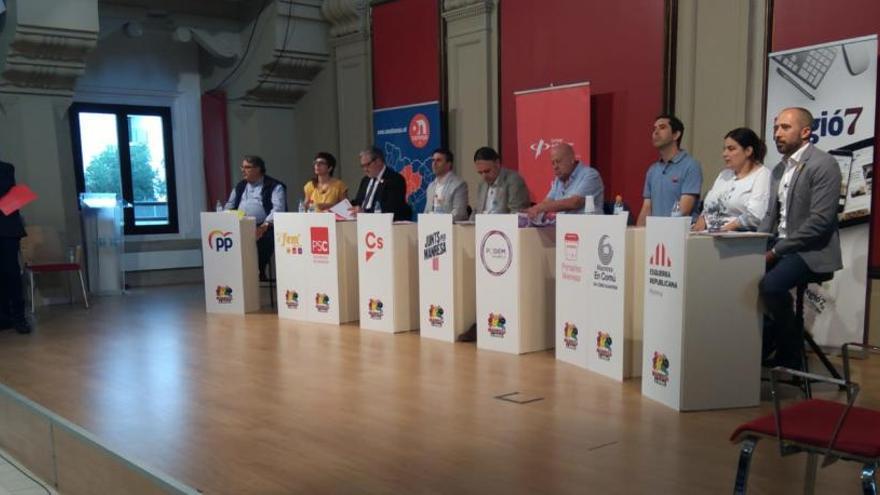 Els nou candidats a l&#039;alcaldia de Manresa en el debat del Col·legi de Periodistes