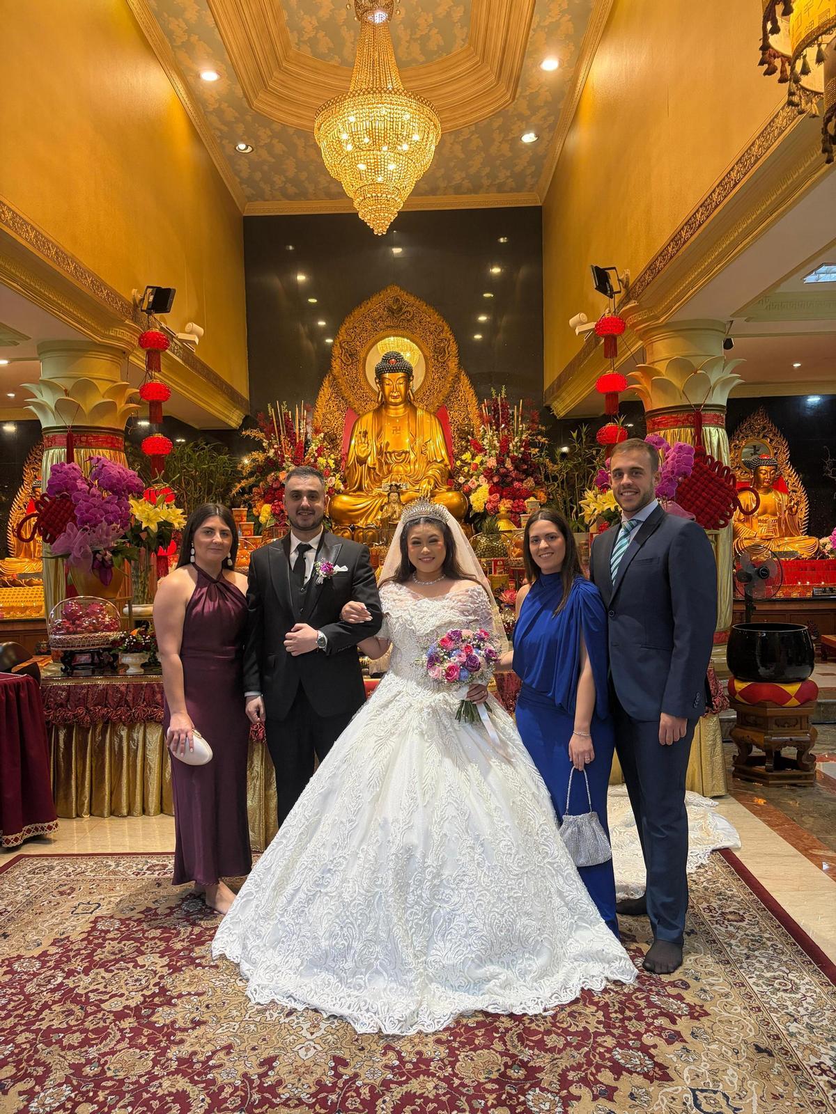 Fotogalería | La boda de un extremeño en Indonesia, en imágenes