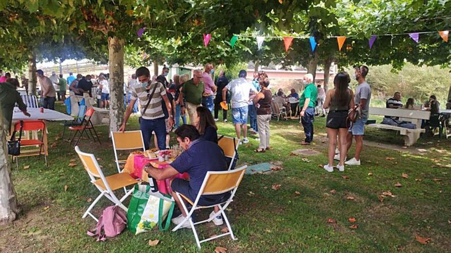 Pobladura del Valle homenaje a sus mayores y recupera la fiesta de la Natividad