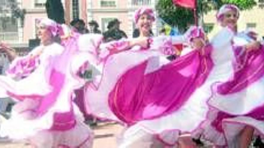 Venezuela da color a Festibarros con sus bailes