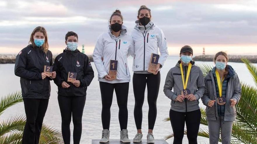 Paula Barceló y Tamara Echegoyen, en el podio de Vilamoura