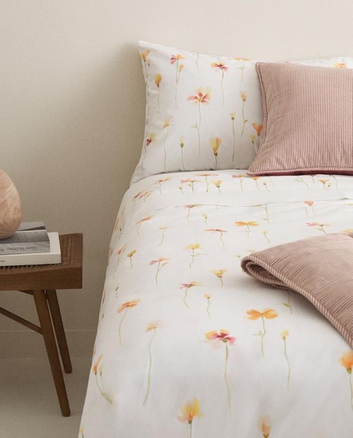 Ropa de cama con estampado floral