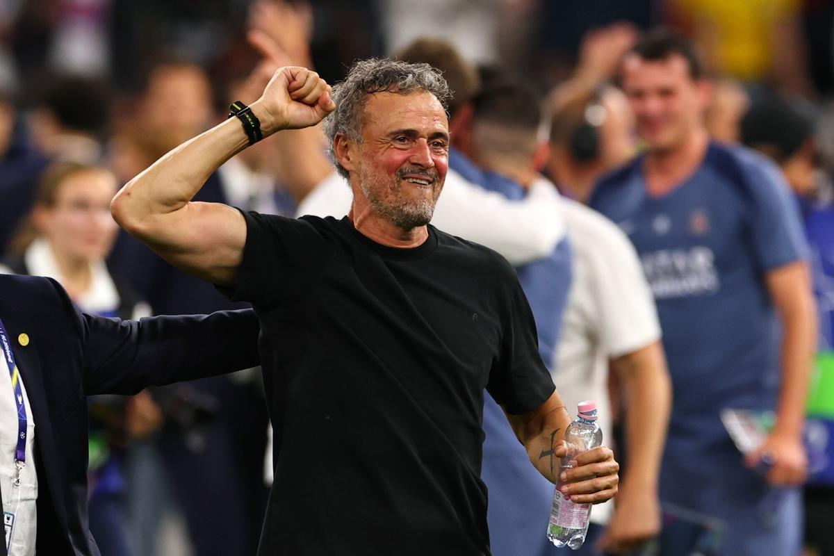 Budapest (Hungary), 30/05/2026.- PSG's head coach Luis Enrique celebrates on the pitch after winning the UEFA Champions League final between Paris Saint-Germain and Arsenal in Budapest, Hungary, 30 May 2026. (Liga de Campeones, Hungría) EFE/EPA/ANNA SZILAGYI