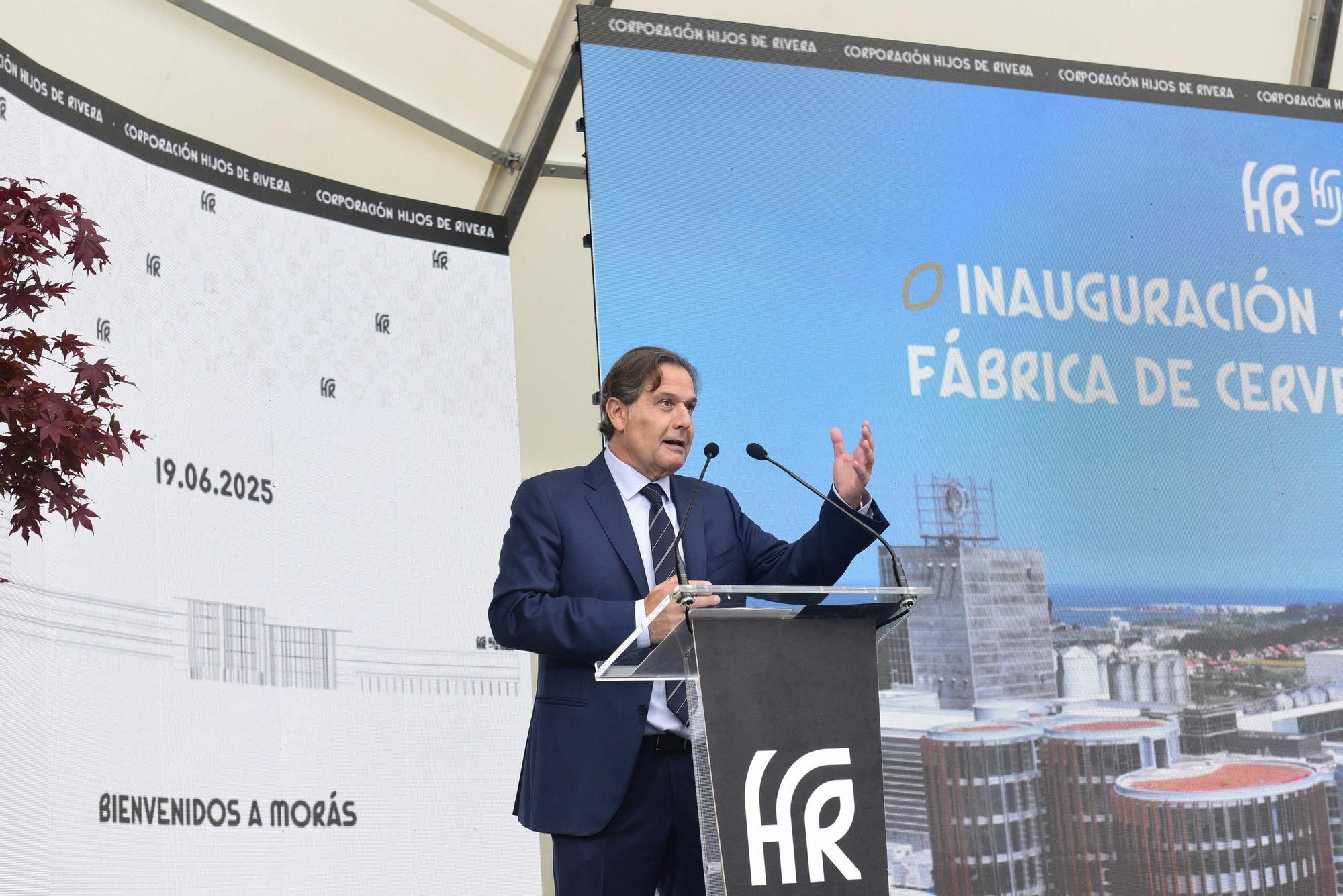 Estrella Galicia inaugura su nueva planta de producción en el polígono de Morás