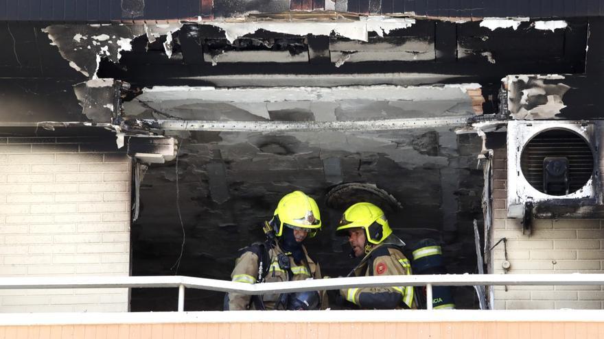 Una mujer muere en el incendio de su piso en Natzaret