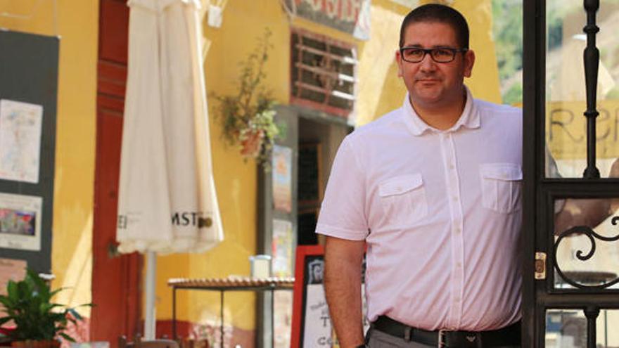 El cocinero Dani GarcÍa en el cine Albéniz.