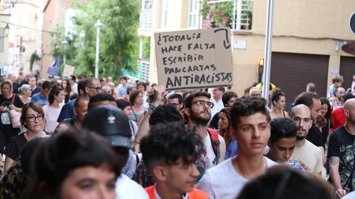 Manifestacion en El Masnou contra el racismo y el fascismo despues del ataque a un centro de menores no acompañados