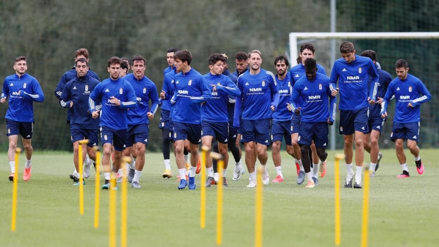 Mossa se retira del entrenamiento del Oviedo