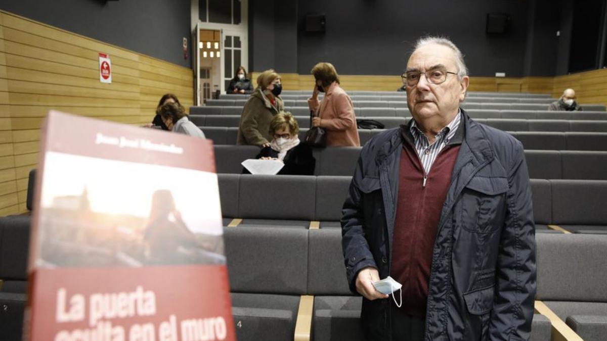 Juan José Menéndez presenta su libro | ÁNGEL GONZÁLEZ