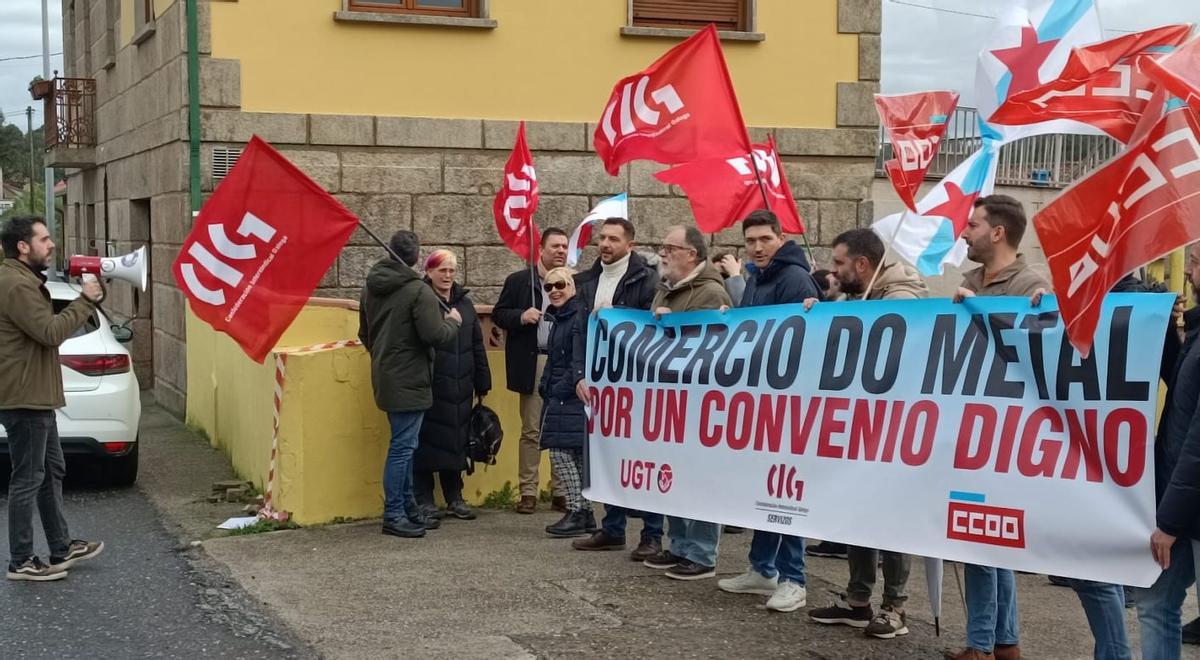 Trabajadores del metal se concentran en Vilaboa por un «convenio digno» | FDV