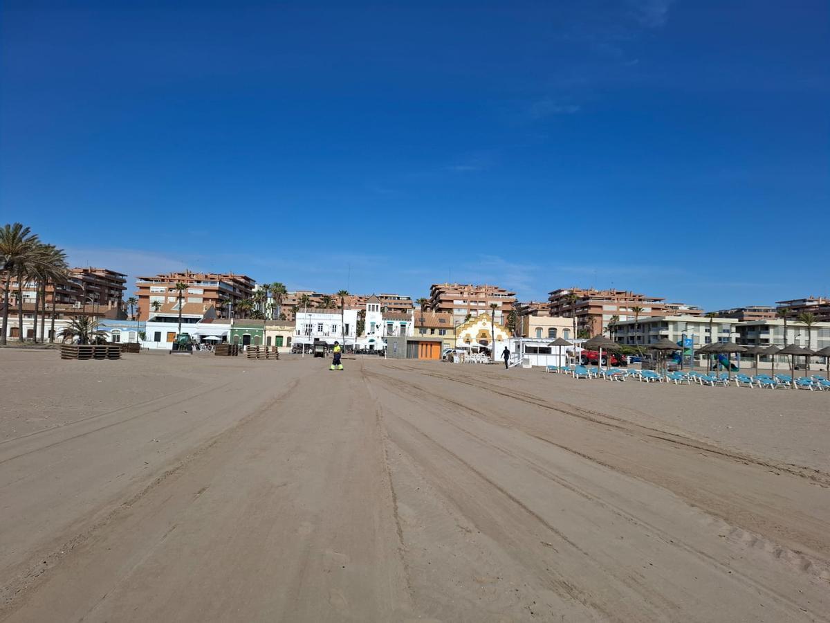 Trabajos sobre el arenal de la Patacona