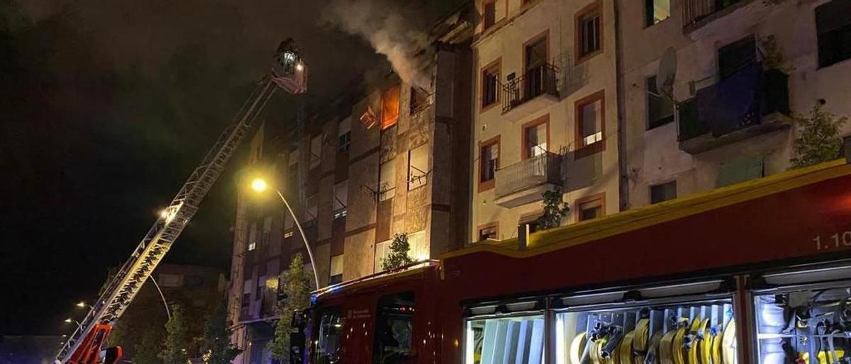 Una dona mor en un incendi en un bloc de pisos a Manresa