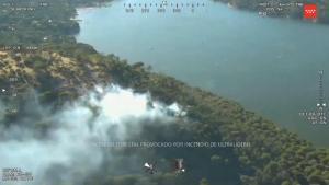 Imagen del incendio forestal creado por el accidente de una avioneta en San Martín de Valdeiglesias.