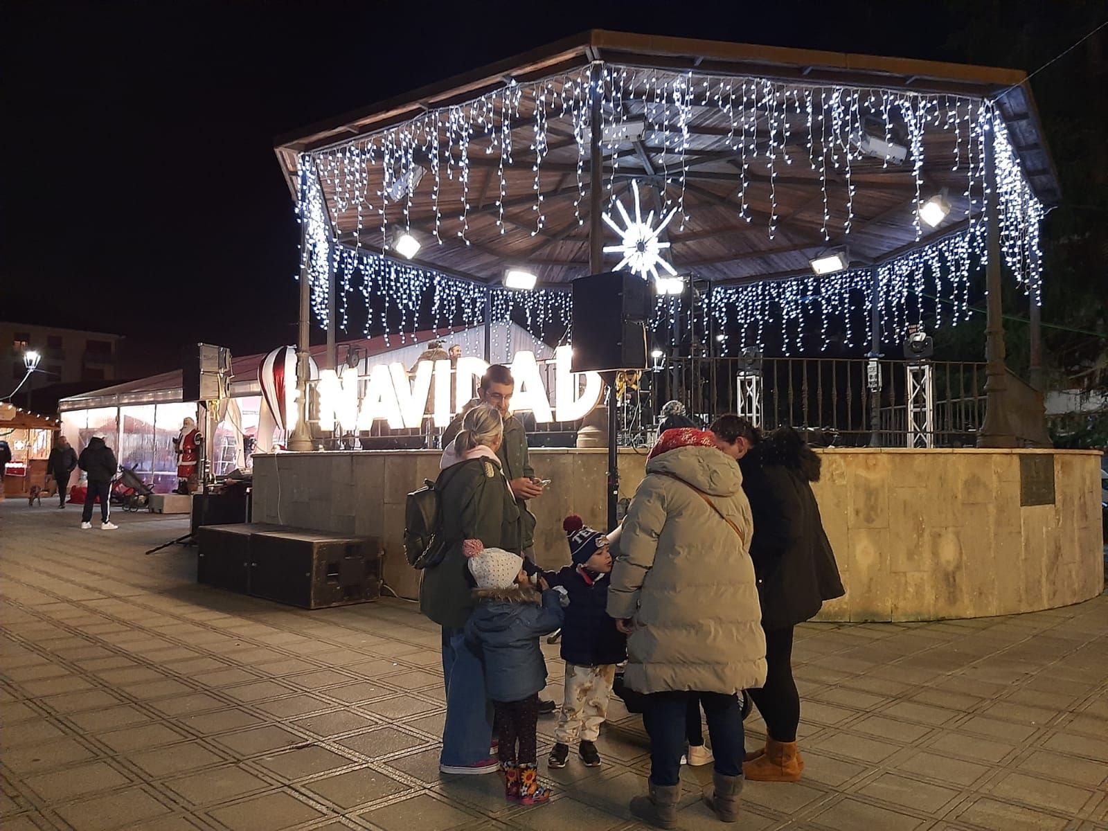 Llanera estrena el  mercadillo navideño: así es la evento en la plaza Cuno Corquera de Posada