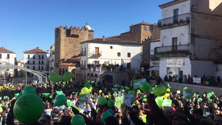 Más de 1.500 personas se concentran contra la mina de litio en Cáceres (II)