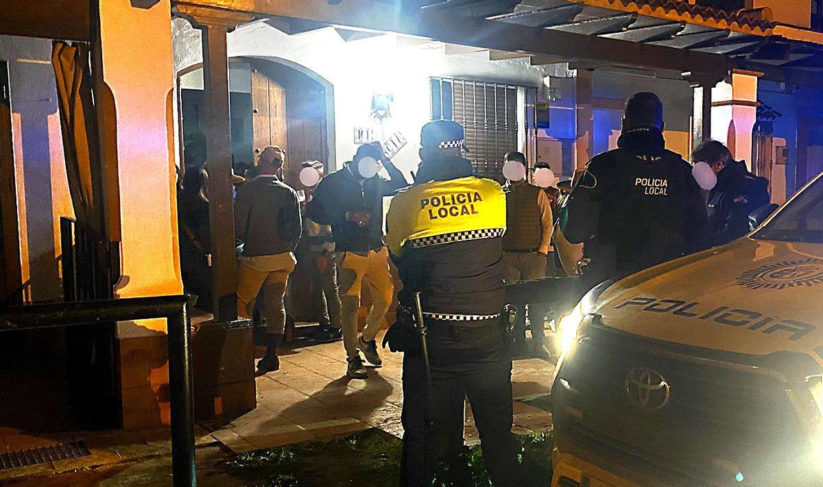 Intervención en una 'casa discoteca' en El Rocío.