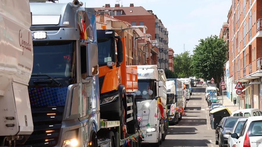 GALERÍA | Conductores zamoranos salen a la calle para celebrar la festividad de San Cristóbal