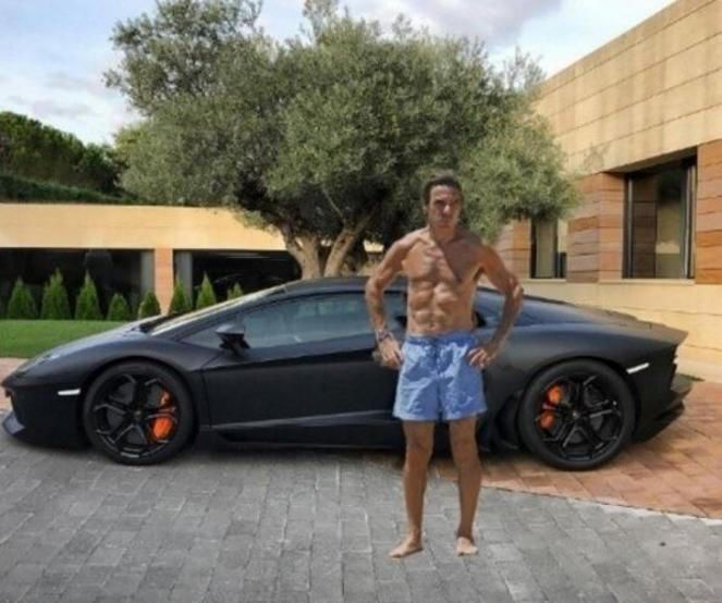 Los memes del nuevo coche de Cristiano