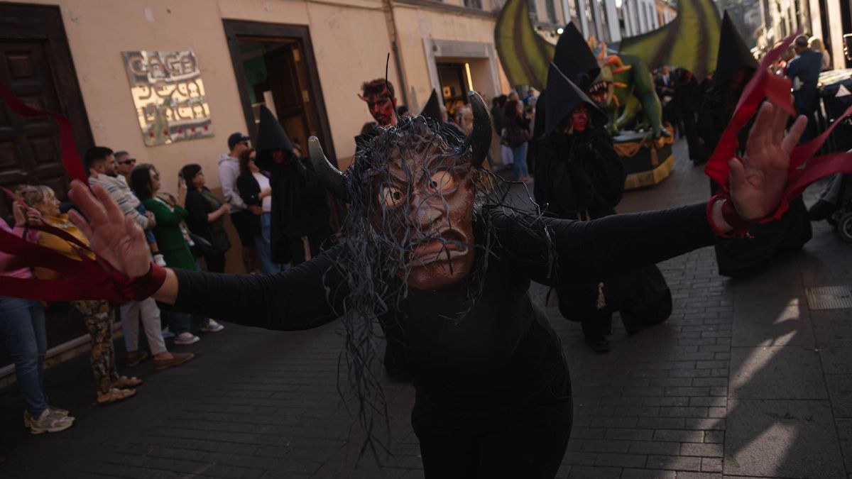 Desfile ‘Diablos y Tarasca’, en La Laguna