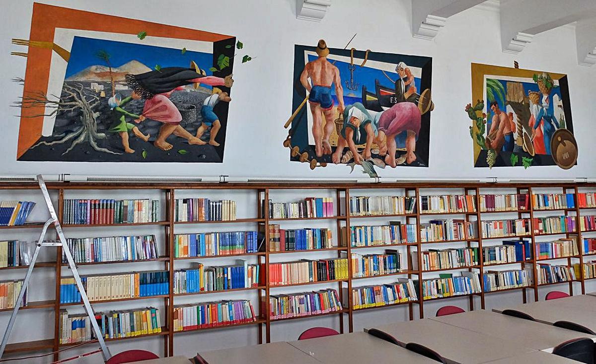 Murales de César Manrique en la UNED de Lanzarote, situada en Arrecife.