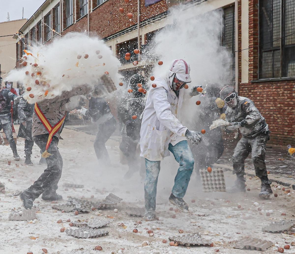 Els enfarinats toman Ibi Els enfarinats toman Ibi