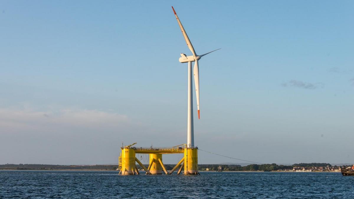 Parque eólico marino flotante Kincardine situado en Aberdeen (Escocia) y desarrollado por Cobra.