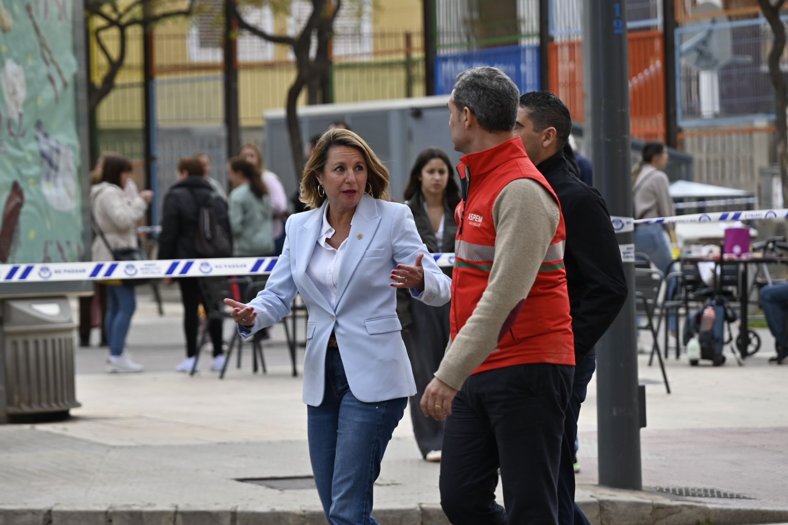 Las imágenes del incendio en un edificio de Castelló