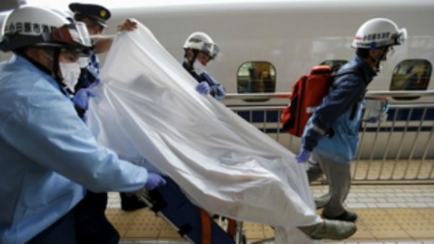 Dos muertos tras prenderse fuego un pasajero en un tren bala japonés