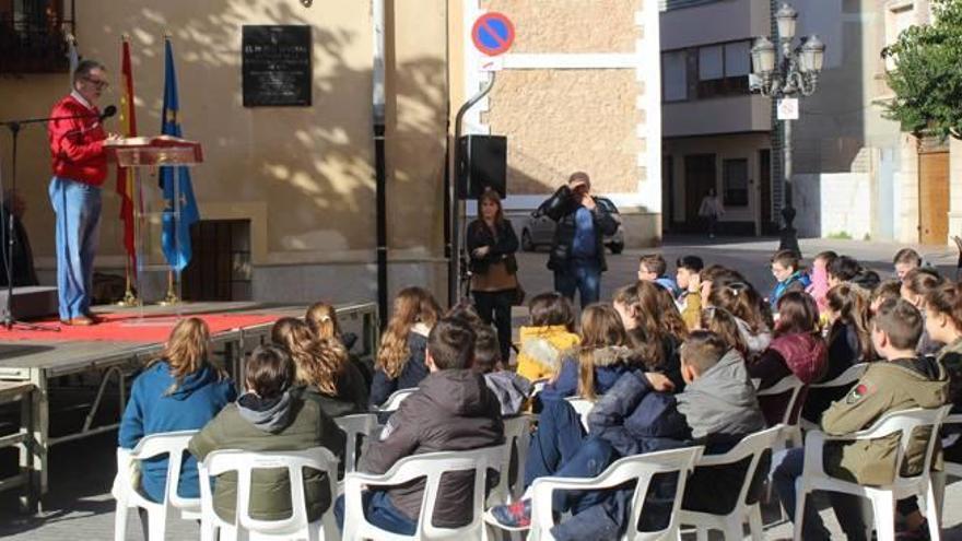 Lectura de la Constitución en Albal en varios idiomas