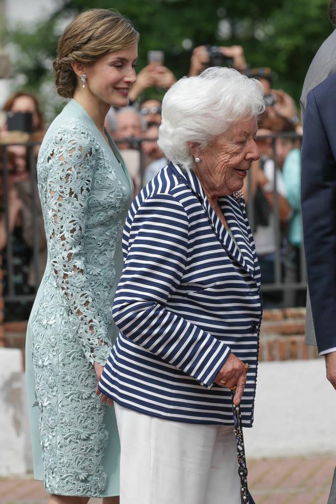 La reina Letizia con su abuela Menchu del Valle
