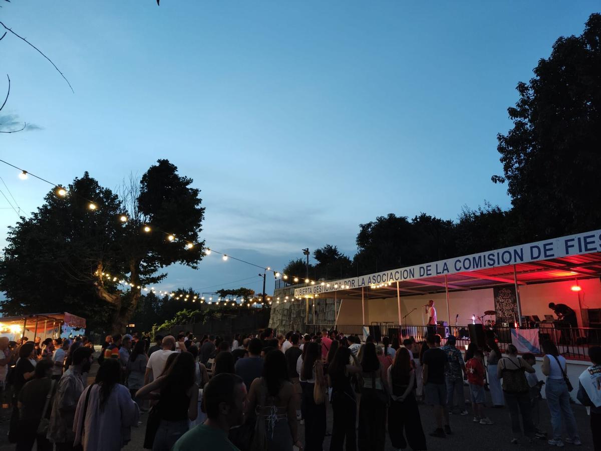La Xuventude de Cela organizó un festival que contó con la actuación de Silee.