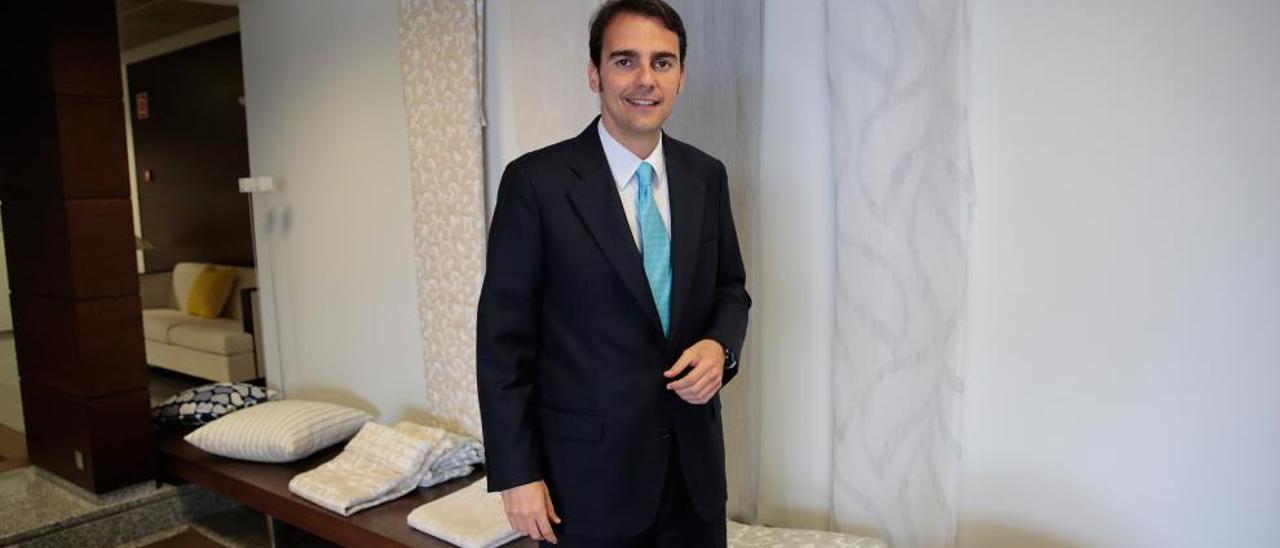 Eduardo Aznar, en las instalaciones de Aznar Textil en Paterna.