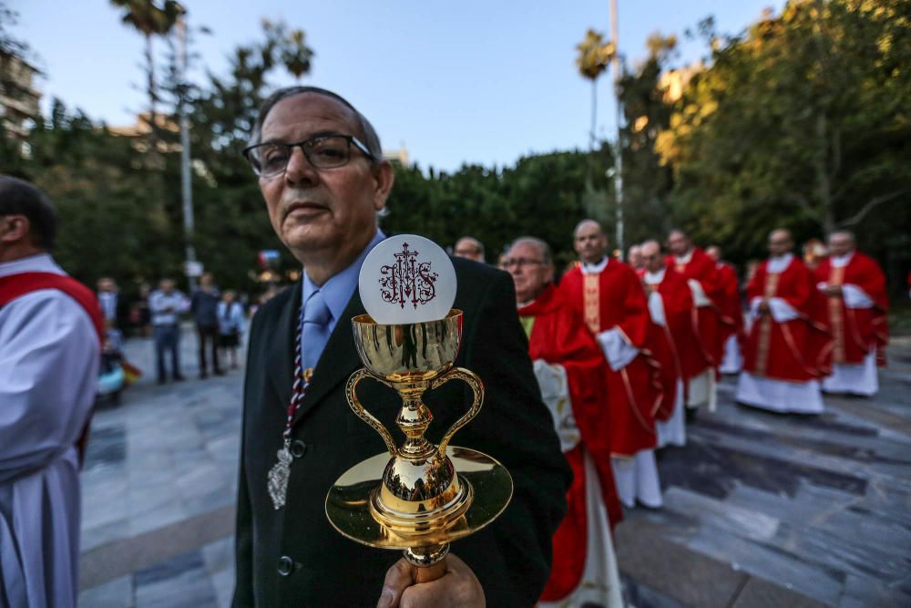 La imagen de Cristo inunda Orihuela