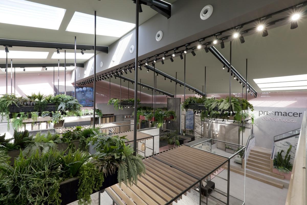 Materiales como ‘Arabescato’, ‘Statuarietto’ o ‘Paonazzo’ dan vida a la familia de   pulidos Porcelux en el nuevo catálogo.