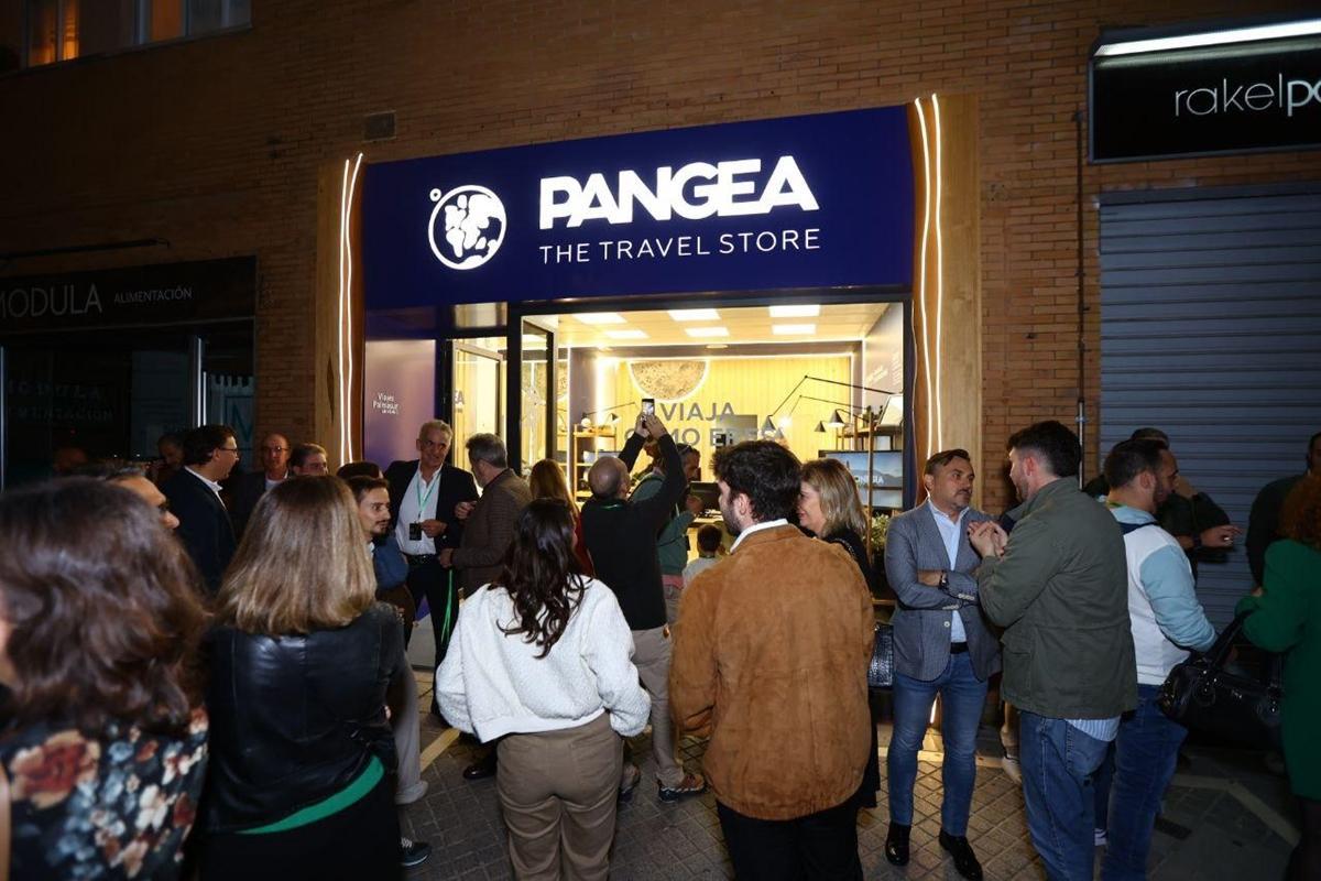 Inauguración de la firma en Córdoba.