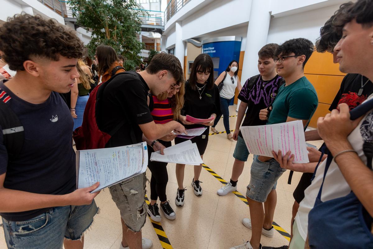 Primer día de Selectividad en la Universidad de Alicante