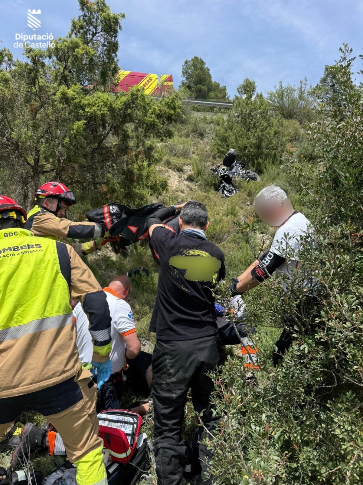 El rescate ha sido bastante dificultoso para los bomberos.