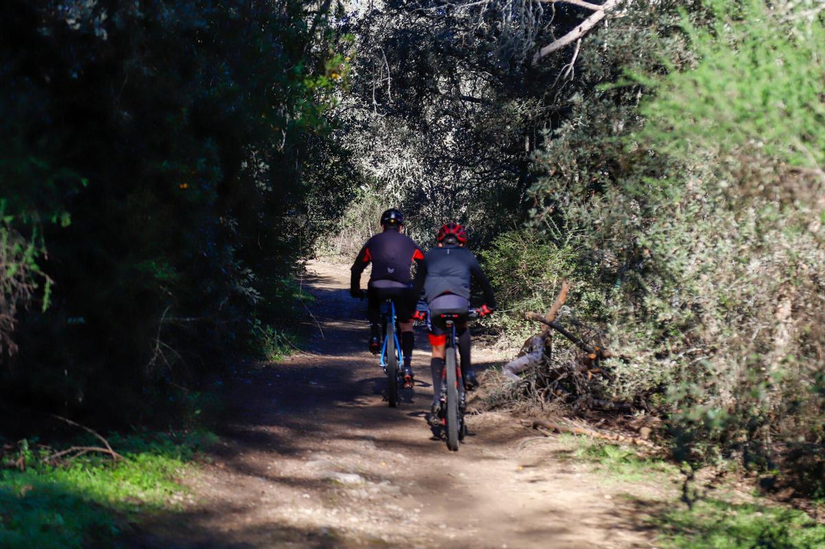 Senderos a Fondo. Ruta 8 (Rosal de las Escuelas - Arroyo Guarromán - Trassierra). ciclistas bicicletas