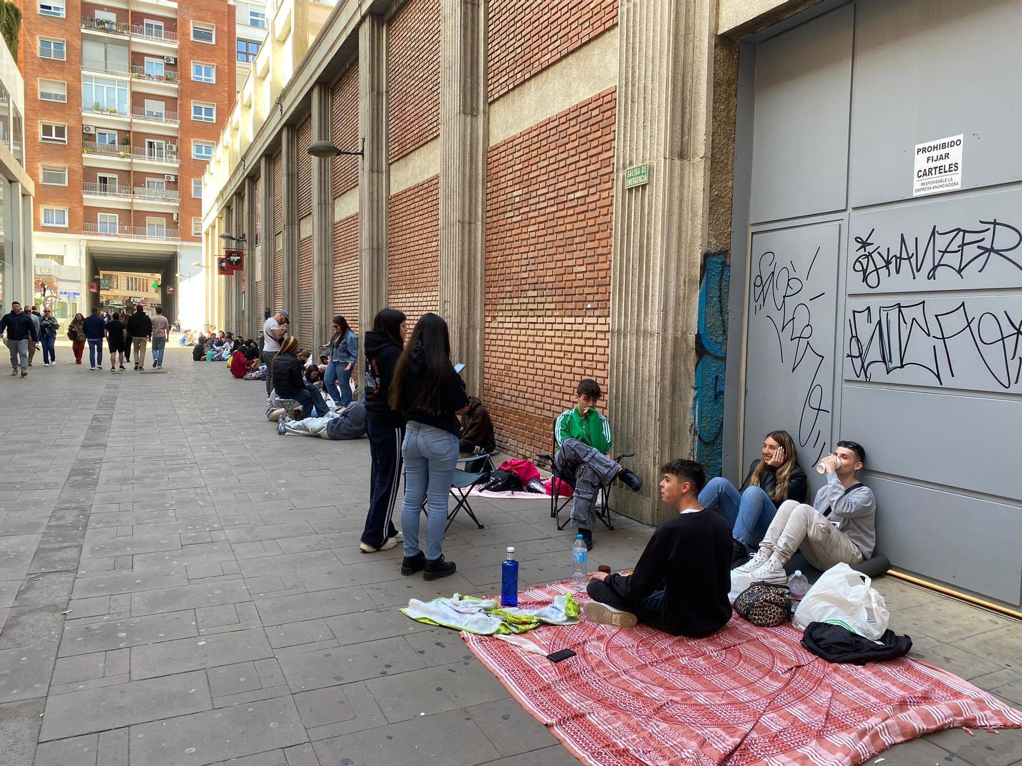 Colas en València para el concierto de Bad Gyal doce horas antes