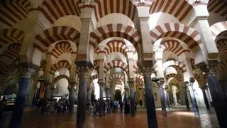 Los turistas asocian Córdoba al color rojo, la Mezquita, el salmorejo y la guitarra