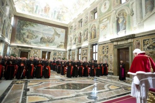 El último encuentro de Benedicto XVI con los cardenales en el Vaticano