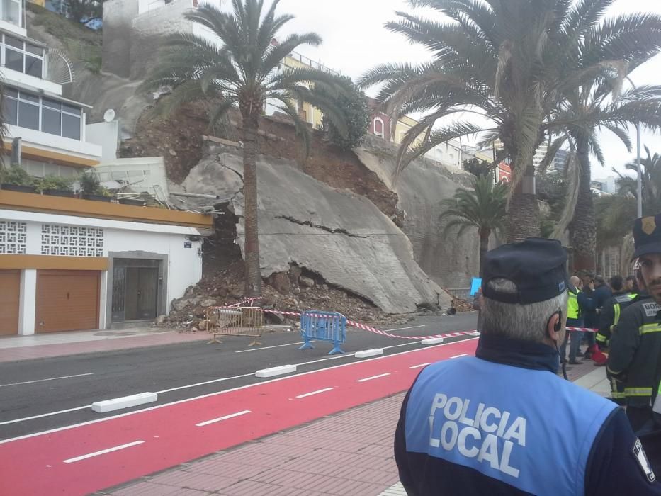 Cae un muro en Paseo de Chil