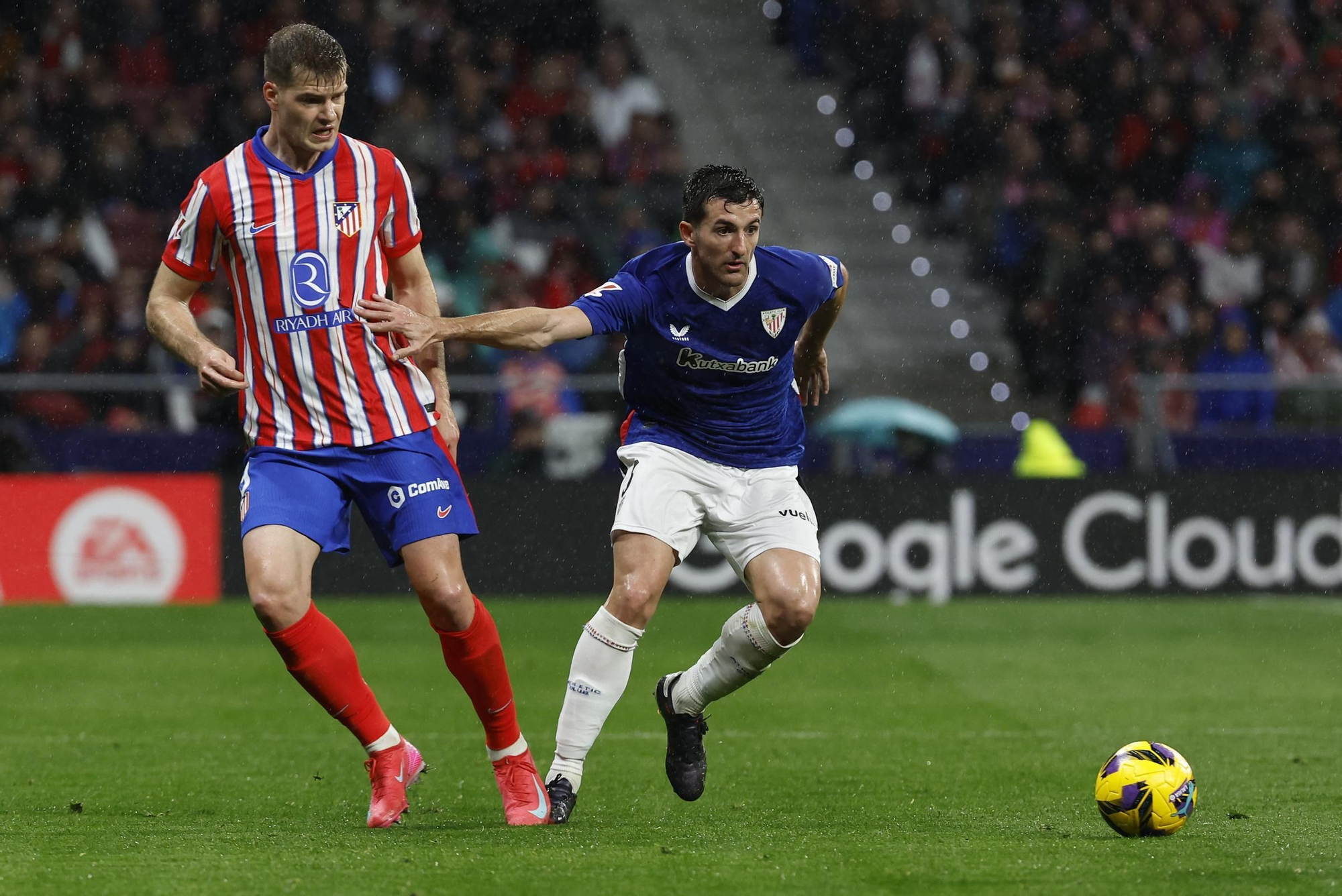Atlético y Athletic empatan sin goles al descanso